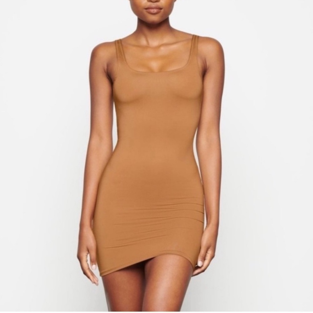 Skims (B10) NWT Signature Swim Tank Dress Women's Size Medium Mini Ochre Nude
